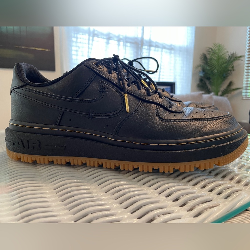 Nike Men's Air Force 1 Luxe